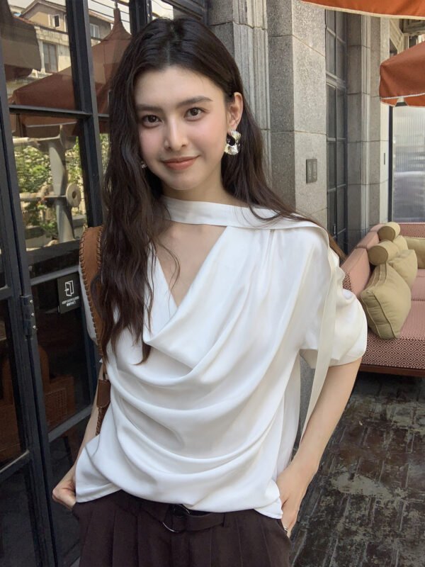 鬆弛高智 優雅飄帶盪領襯衫 珍珠白